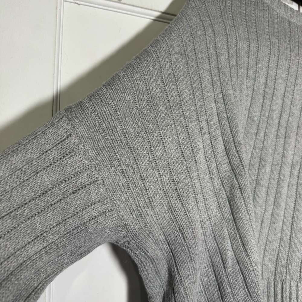 Hollister Soft Knit Crop Crewneck Sweater Gray Size XS Knit Cropped Classic - Picture 8 of 9